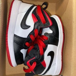 selling all 3 shoes and the Milano outfit together everything is NEW wore once